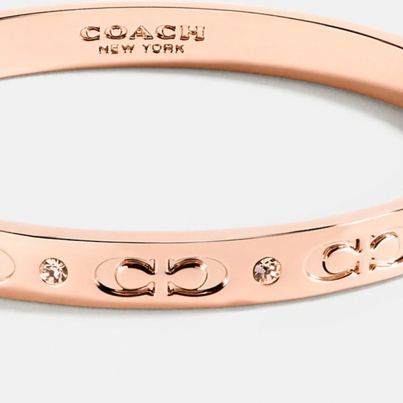 💖NWT COACH SIGNATURE HINGED BANGLE IN ROSE GOLD PLATING - Picture 6 of 13